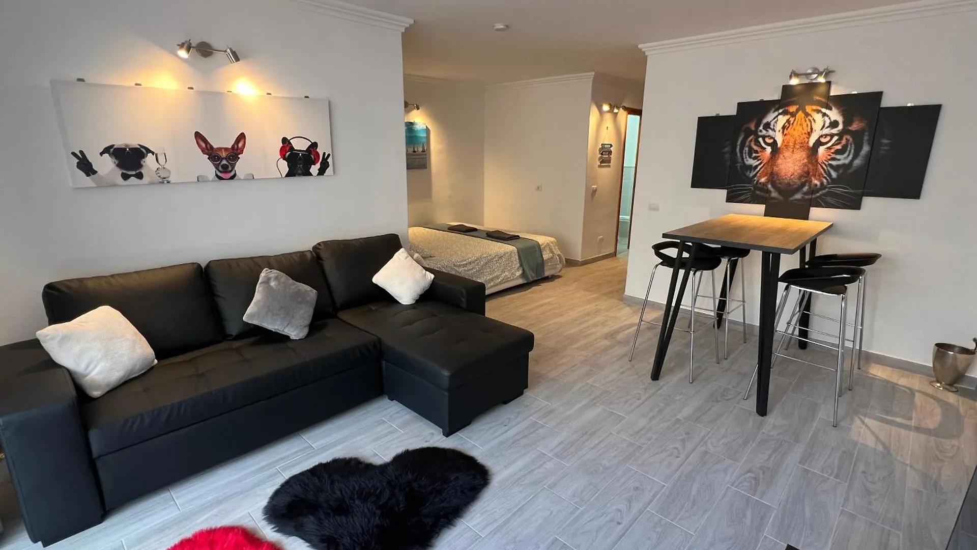 Air Conditioning, Private Parking And Fully Equipped Kitchen In Hotel Room In Golf Del Sur, Tenerife San Miguel de Abona Španělsko